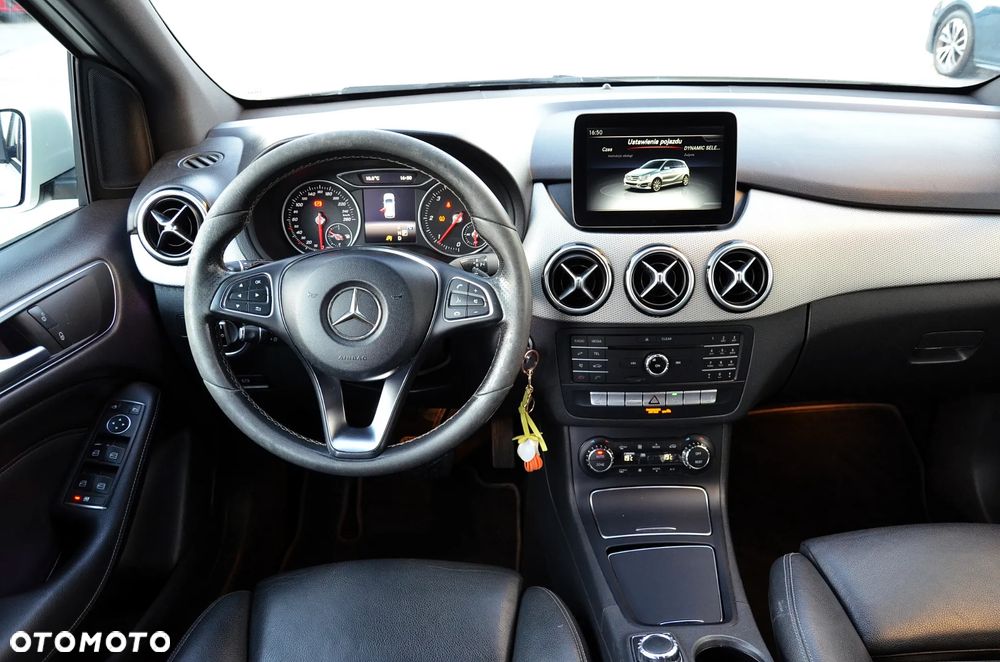 Mercedes-Benz Klasa B 180 d 7G-DCT SCORE - 17