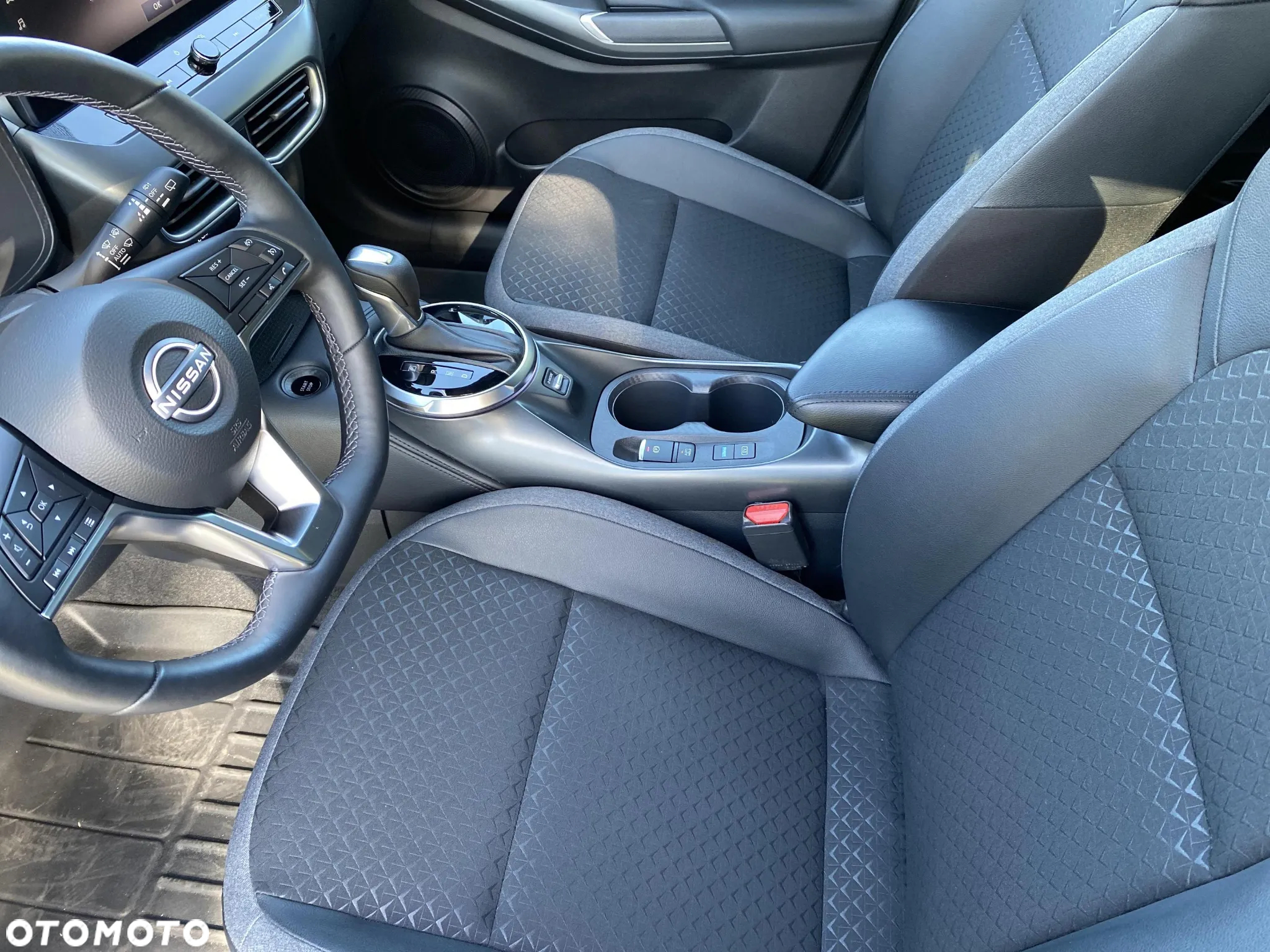 Nissan Juke 1.6 Hybrid N-Connecta AMT - 13