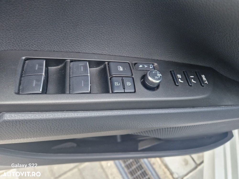 Toyota Camry 2.5 Exclusive - 10