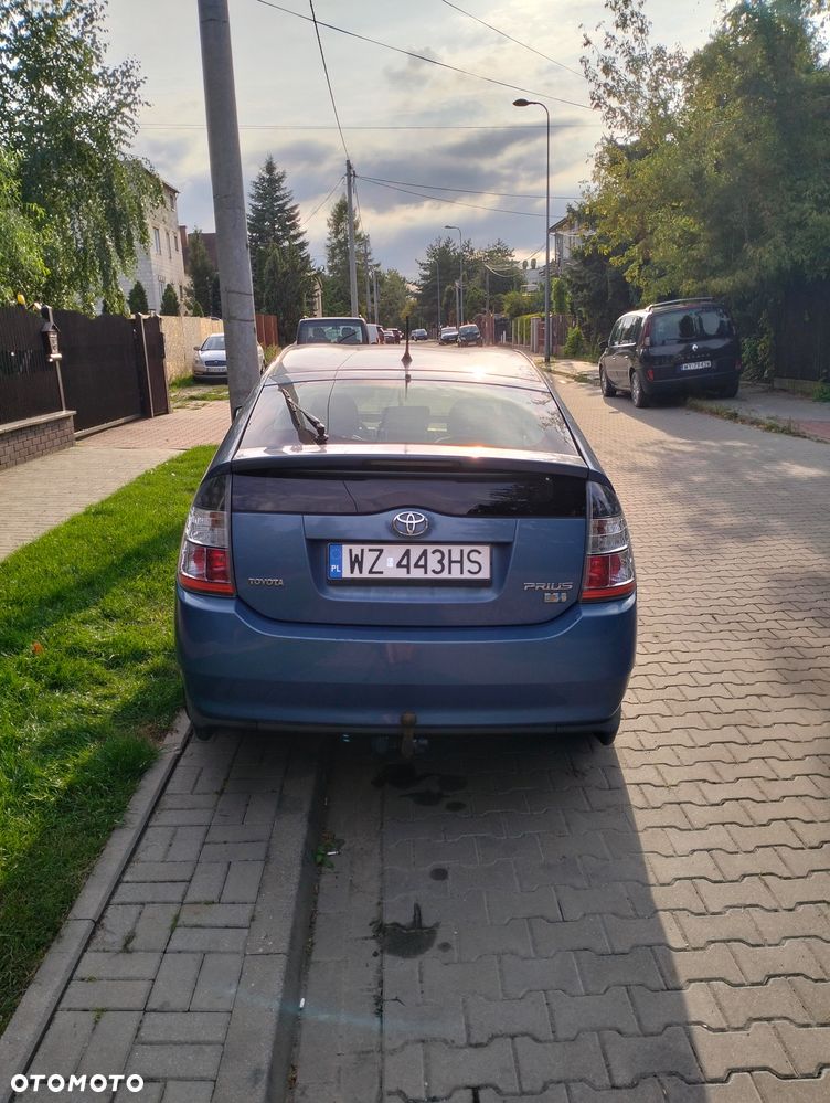 Toyota Prius - 4