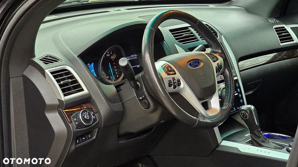 Ford Explorer - 23