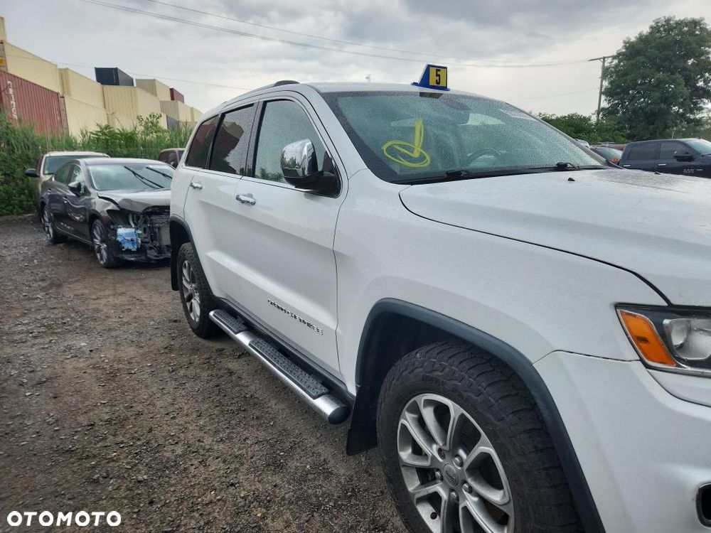 Jeep Grand Cherokee - 25