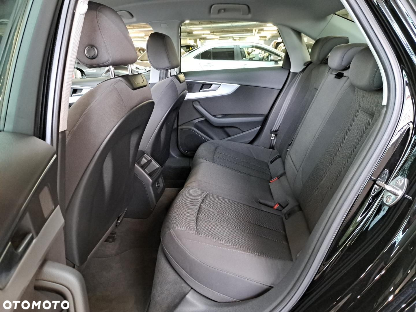Audi A4 2.0 TDI S tronic - 11