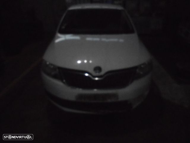 Carro MOT: CAYV SKODA RAPID 2013 1.6 TDI 105 CV 5P BRANCO DIESEL - 7