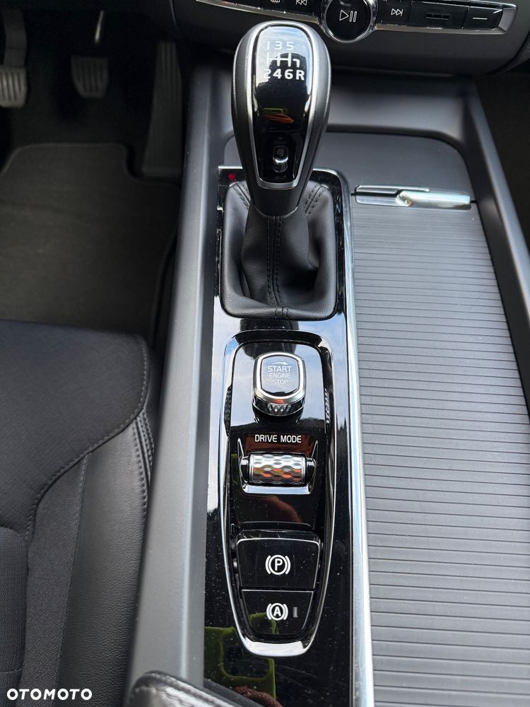 Volvo XC 60 D3 Drive-E Momentum - 23