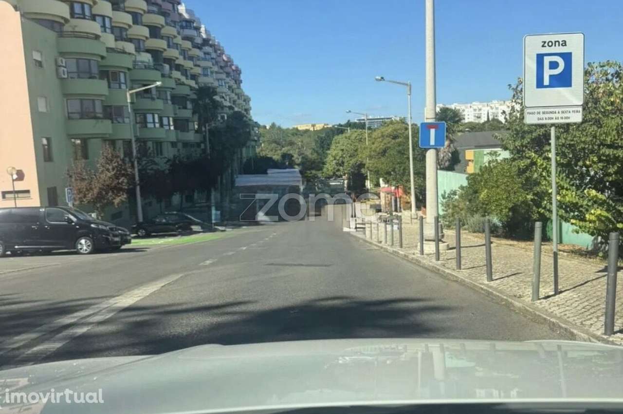2 Lugares de Estacionamento na R. Robalo Gouveia, 2 Olaias, Areeiro - Grande imagem: 2/9