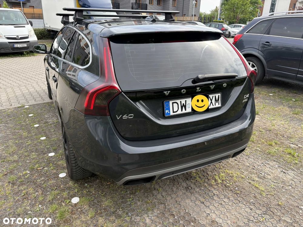 Volvo V60 D4 AWD Momentum - 4