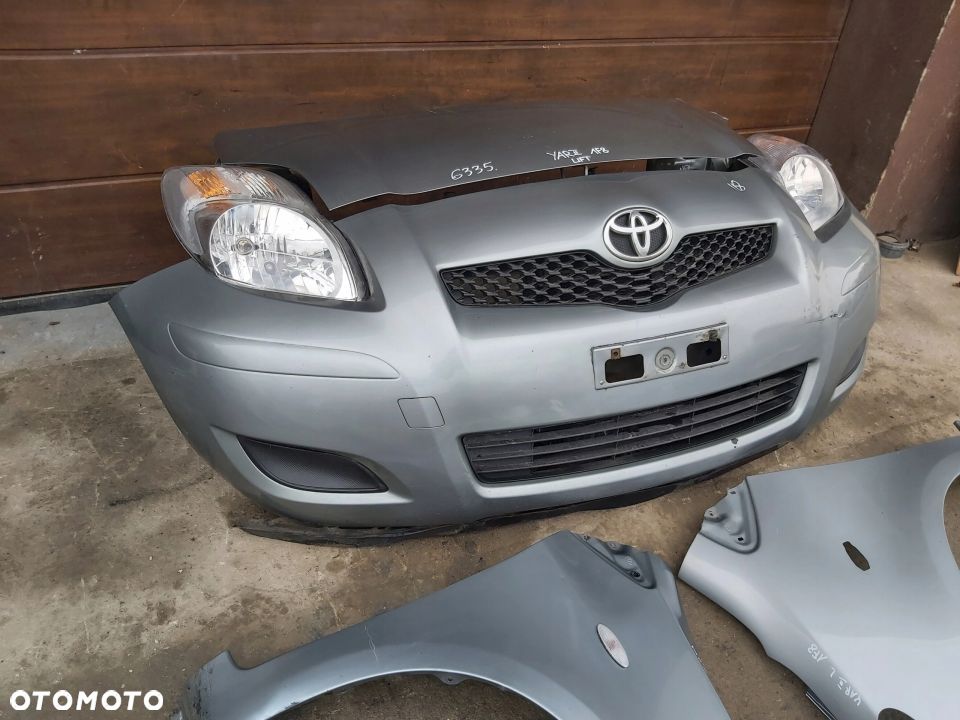 Toyota Yaris II LIFT Kompletny przód zderzak maska - 2