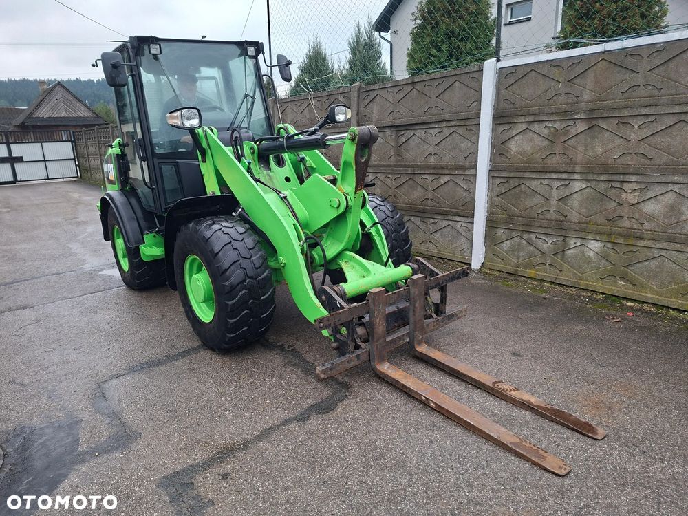 Caterpillar CAT 906 M - 13