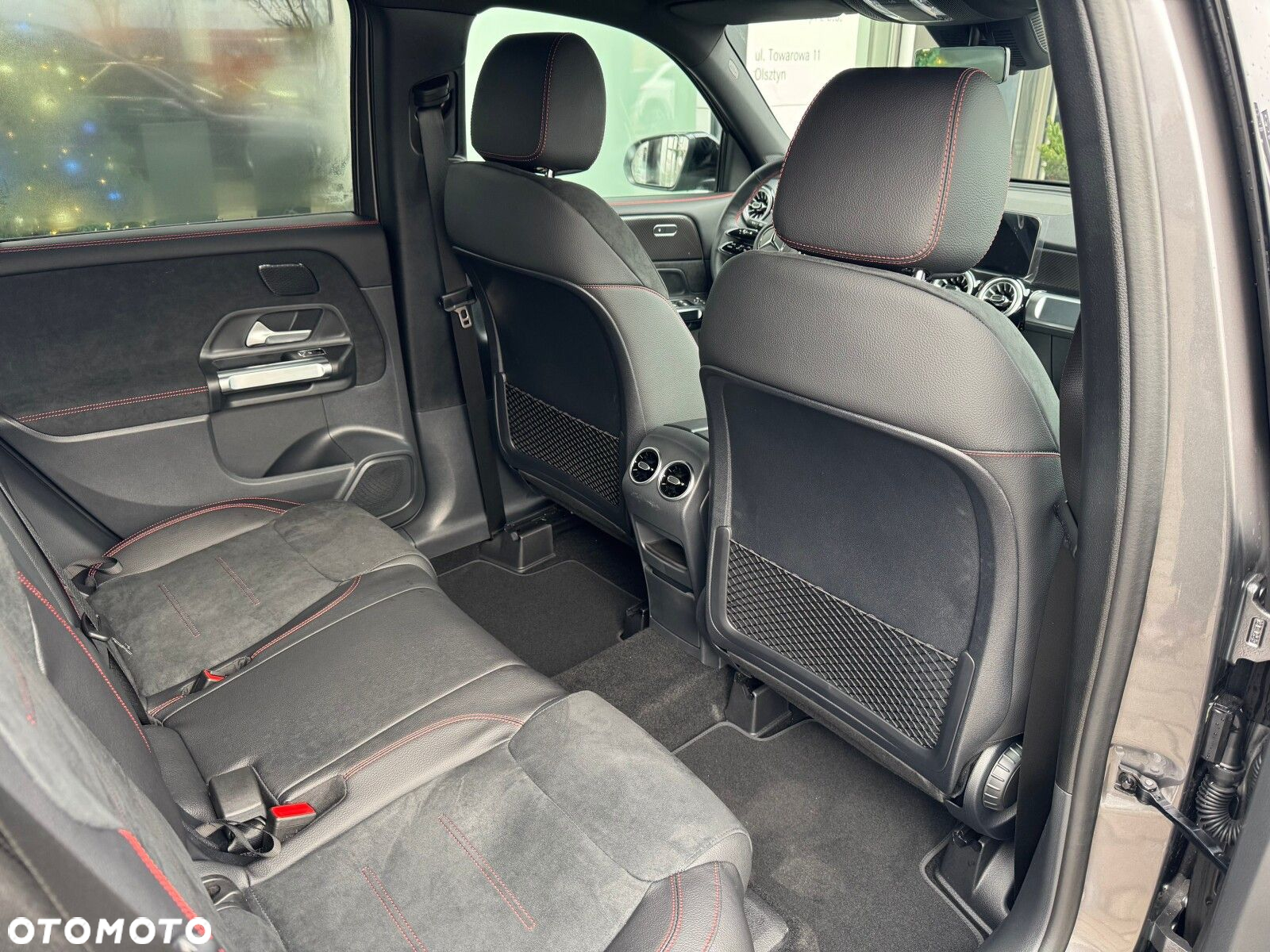 Mercedes-Benz GLB - 11