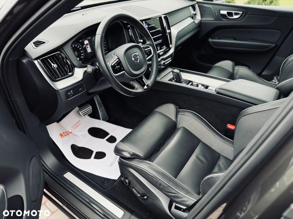 Volvo XC 60 B4 D AWD Ultimate Dark - 14