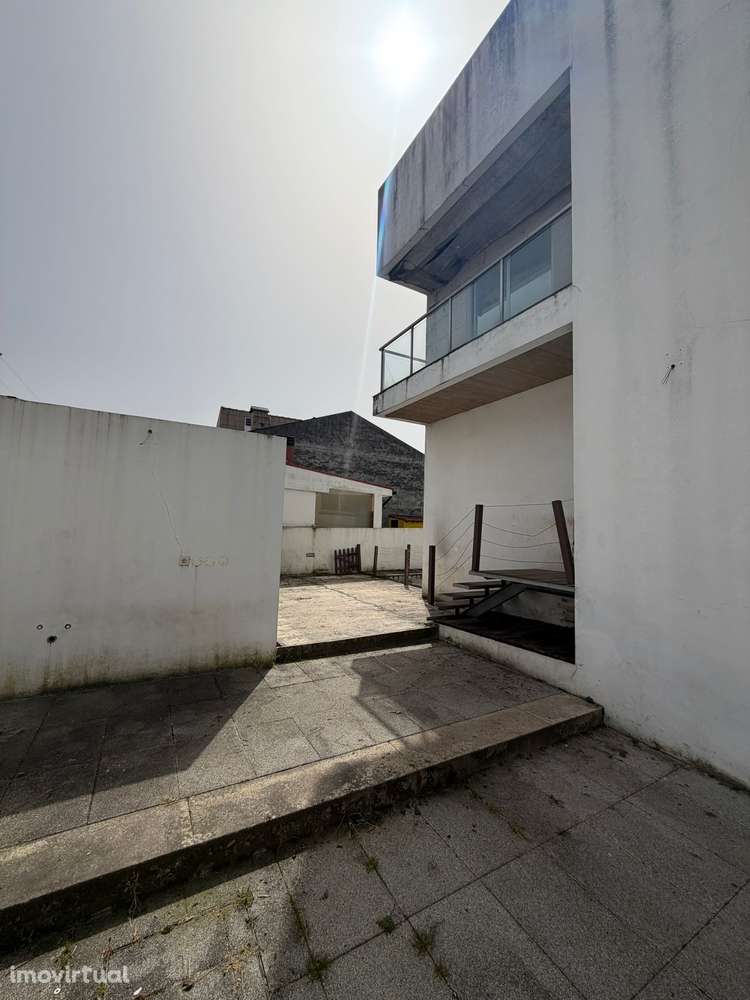 Moradia T4 com piscina e jardim em Maia - Grande imagem: 5/48