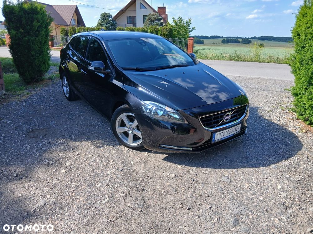 Volvo V40 D2 Momentum - 1