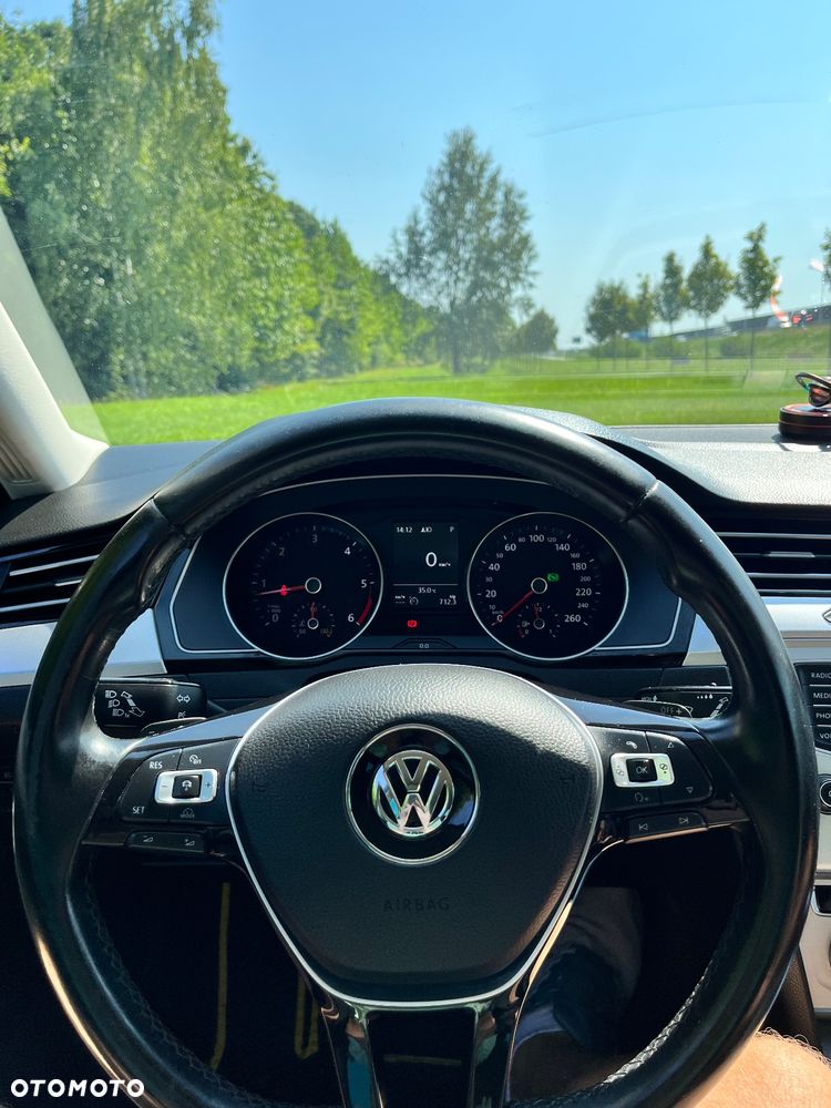 Volkswagen Passat Variant 2.0 TDI SCR DSG Business - 17
