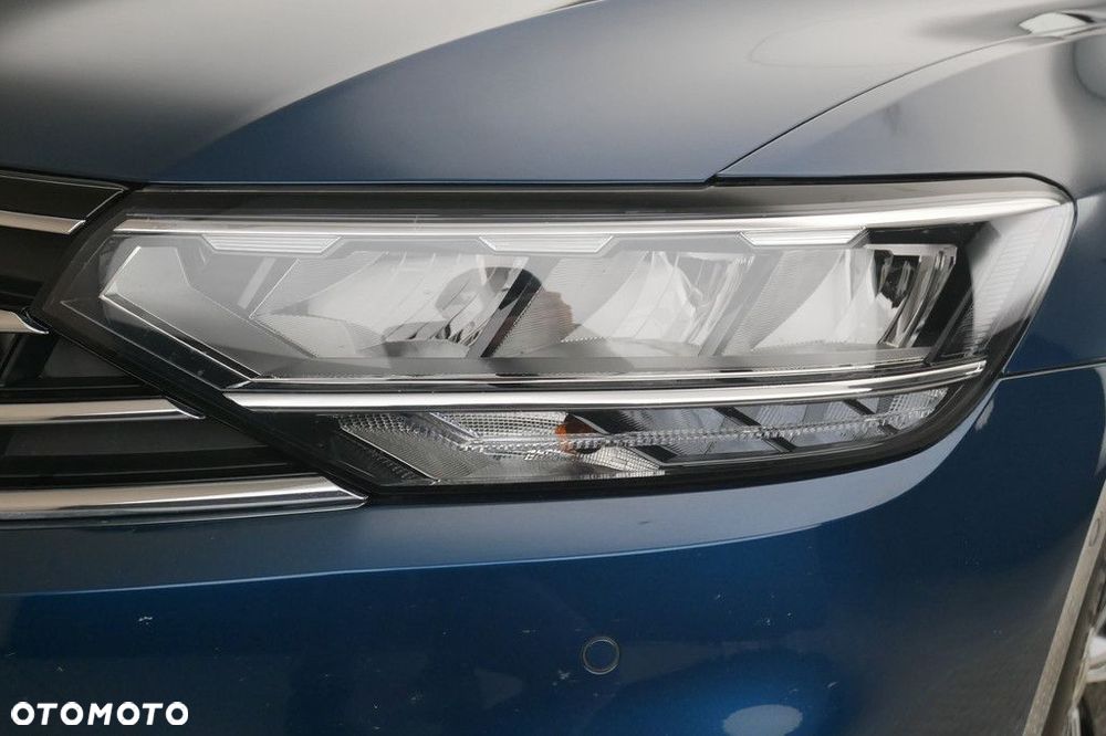 Volkswagen Passat - 13