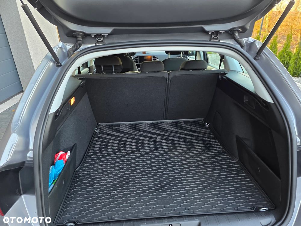 Peugeot 308 SW 17-21 - 13