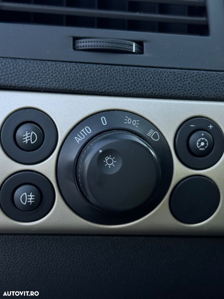 Opel Astra GTC 1.7 CDTI DPF (119g) Edition - 8