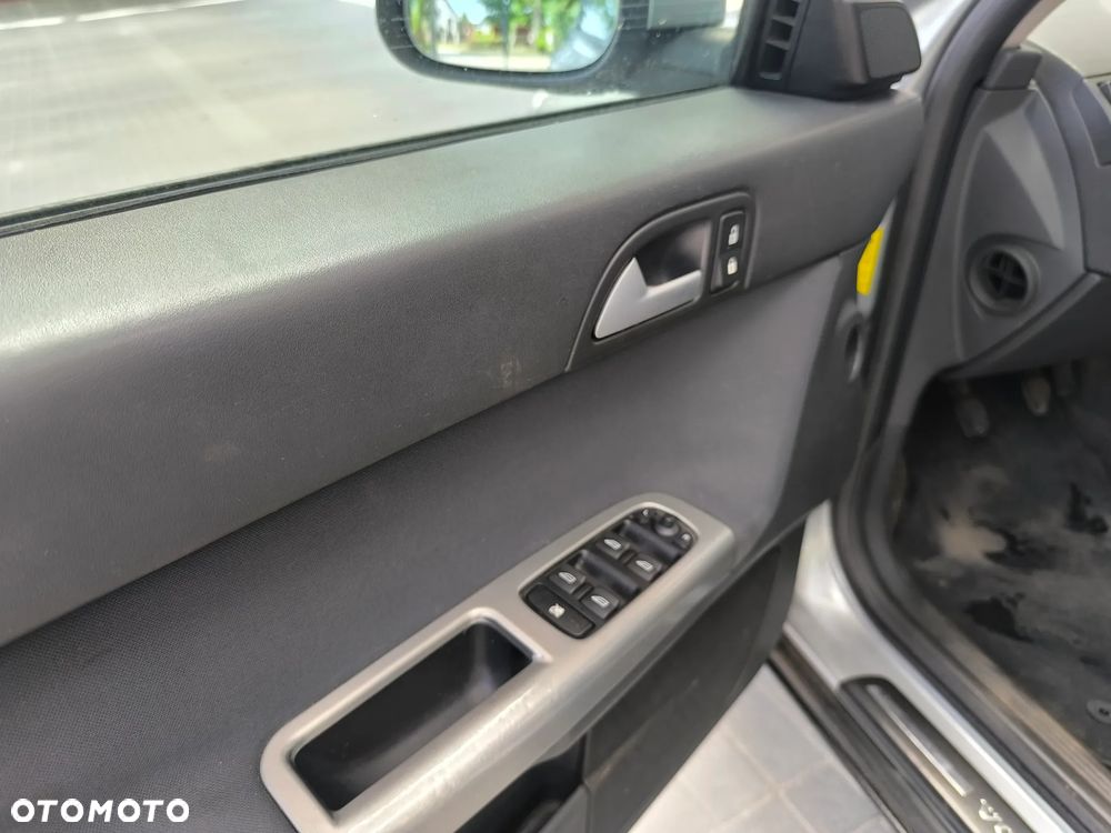 Volvo V50 2.0D - 33