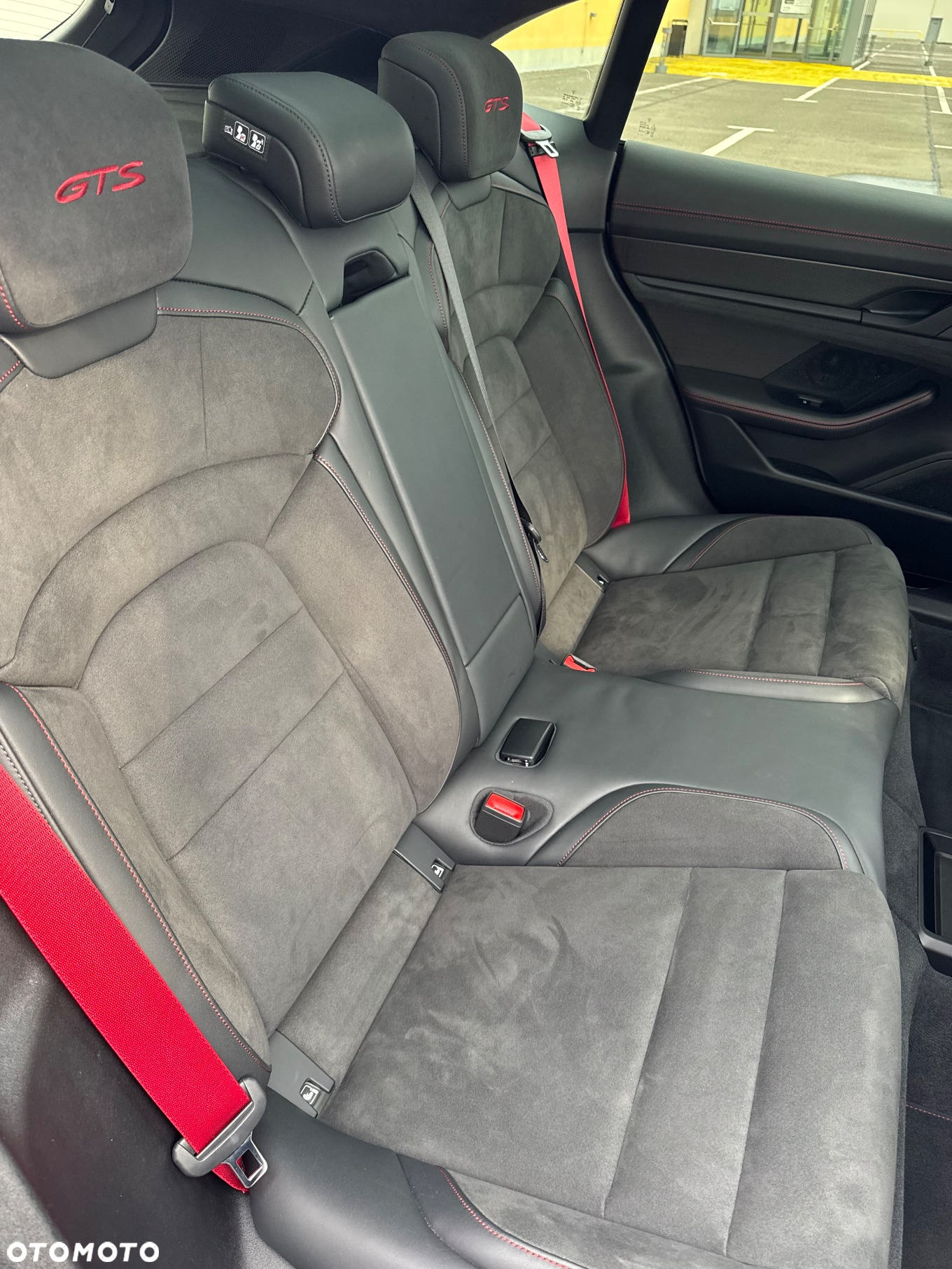 Porsche Taycan GTS Sport Turismo - 34