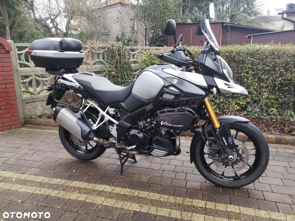 Suzuki V-STROM - 1