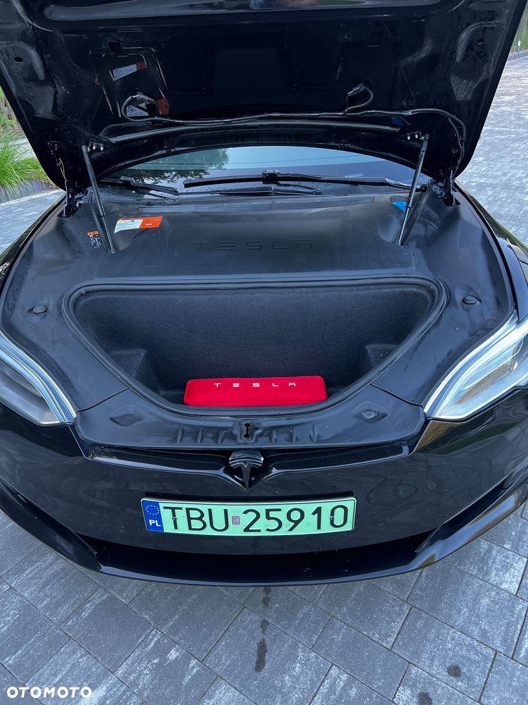 Tesla Model S - 10