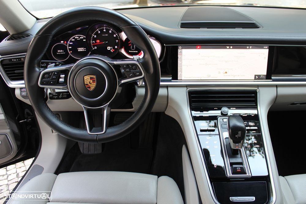 Porsche Panamera Sport Turismo 4 - 22