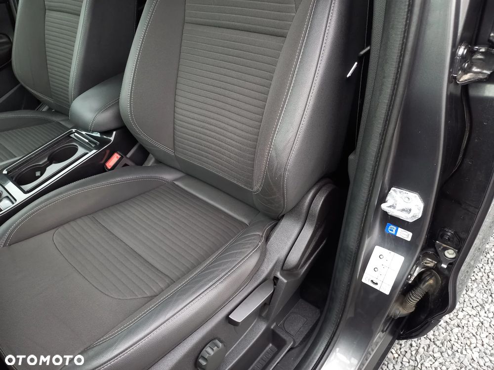 Ford Kuga 2.0 TDCi AWD Titanium - 30