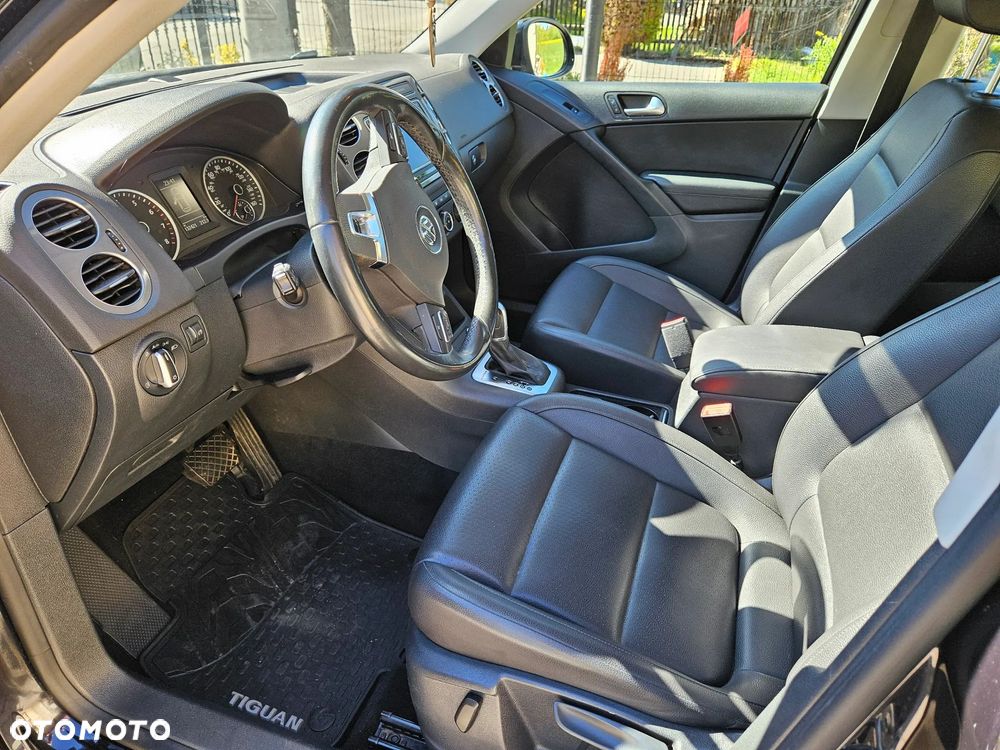 Volkswagen Tiguan - 11