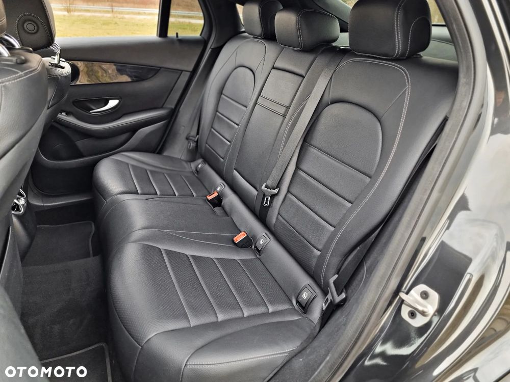 Mercedes-Benz GLC 200 4Matic 9G-TRONIC - 24
