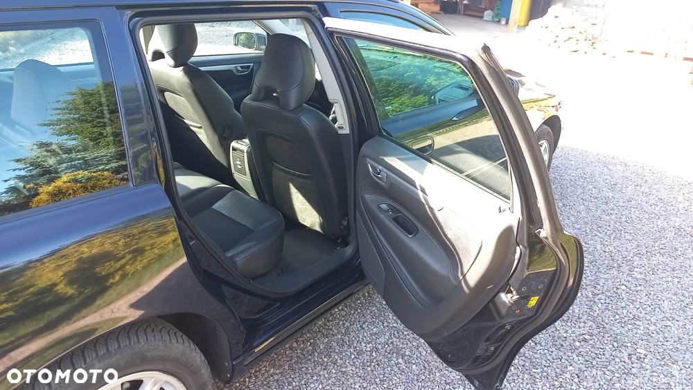 Volvo V70 2.4 Momentum - 31