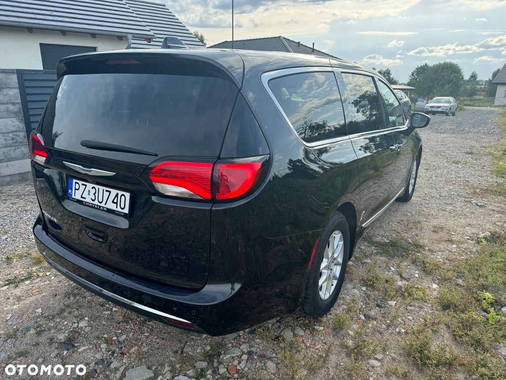 Chrysler Pacifica - 4