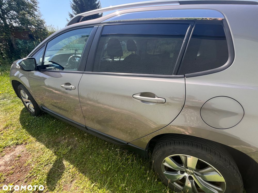 Peugeot 2008 1.2 Pure Tech Style S&S - 2