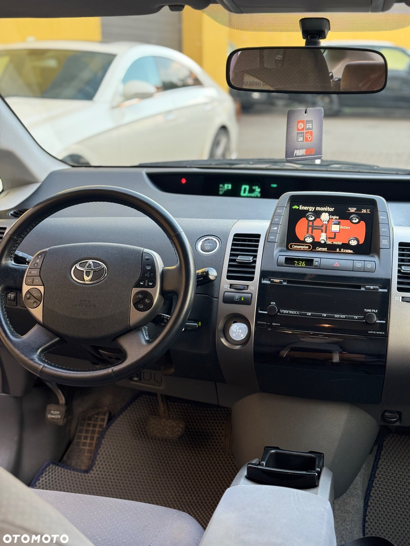 Toyota Prius (Hybrid) Executive - 7