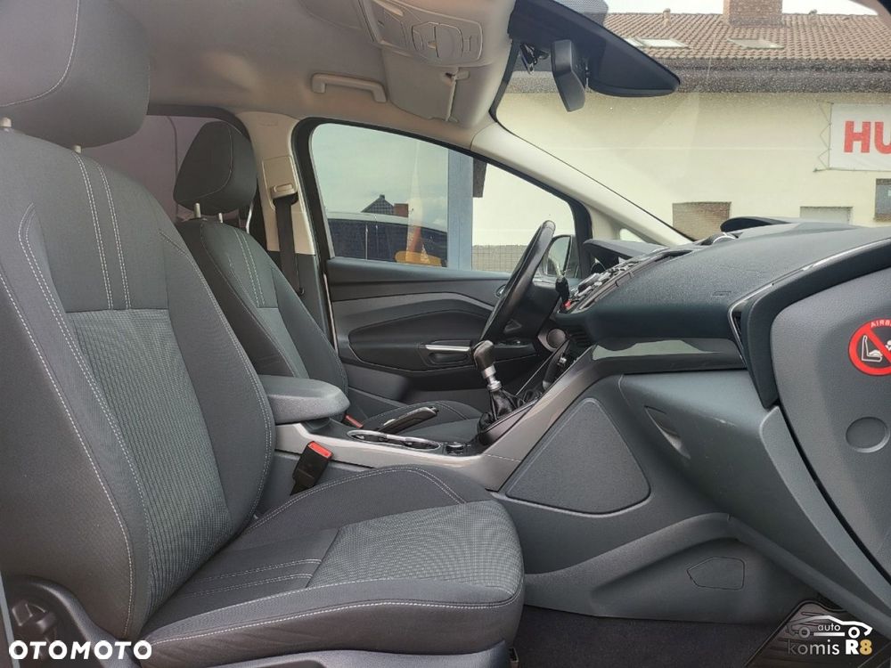 Ford Grand C-MAX - 11