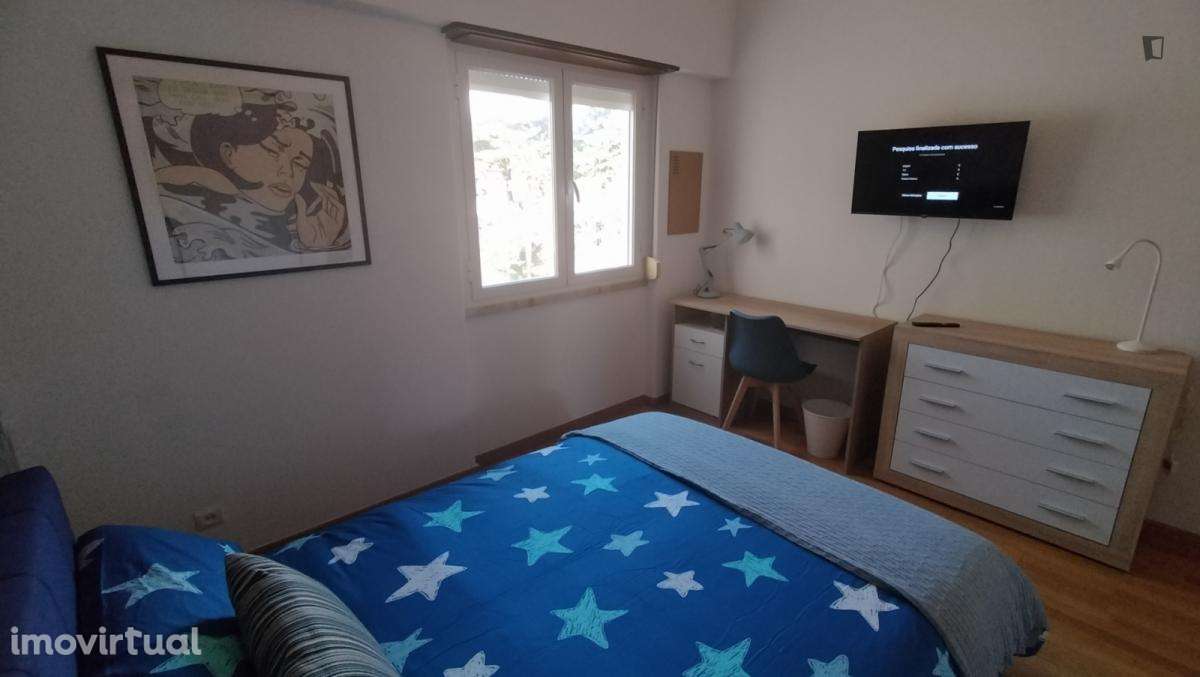 Quarto - localizado em Oeiras Lisbon - Grande imagem: 4/7