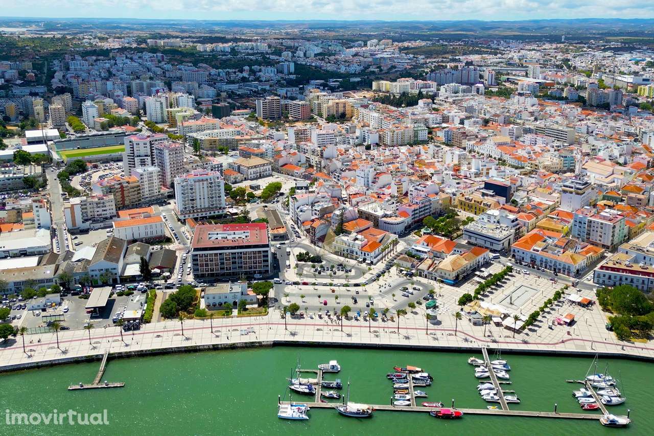 Projeto Aparthotel  de luxo com 23 apartamentos  piscina e bar, locali - Grande imagem: 5/19