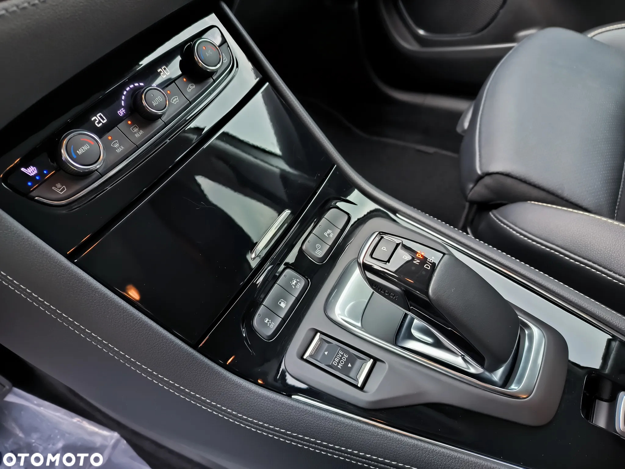 Opel Grandland X Plug-in-Hybrid 1.6 DI Start/Stop Ultimate - 19