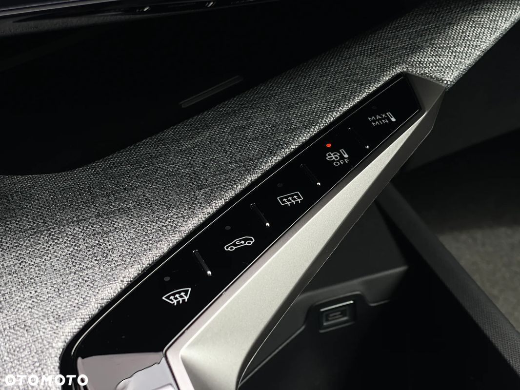 Peugeot 5008 1.2 PureTech mHEV Allure S&S e-DCS6 - 18