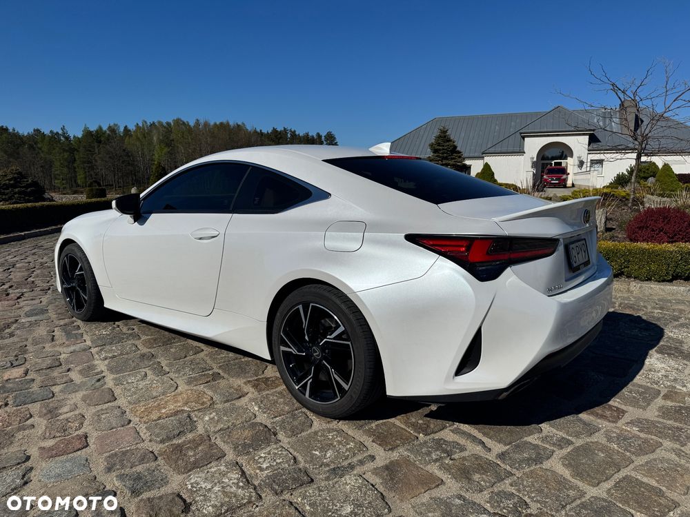 Lexus RC - 10