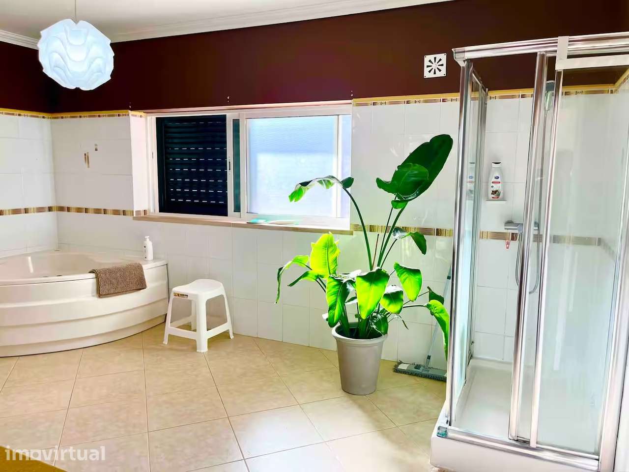 Moradia T4 isolada com piscina e jardim - Grande imagem: 5/17