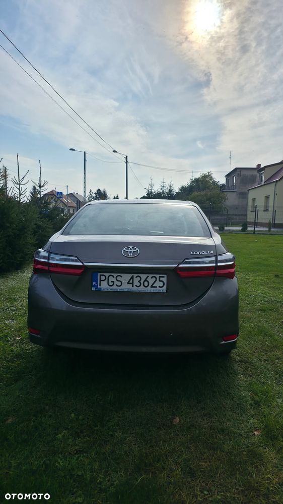 Toyota Corolla - 10