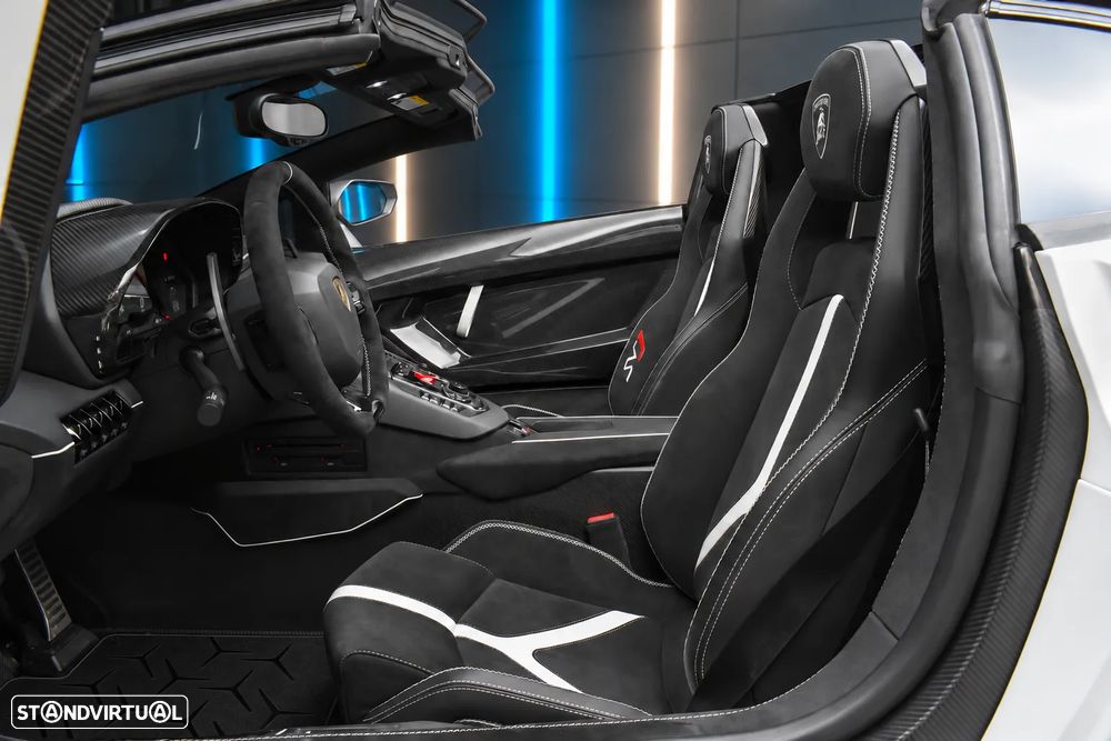 Lamborghini Aventador - 18