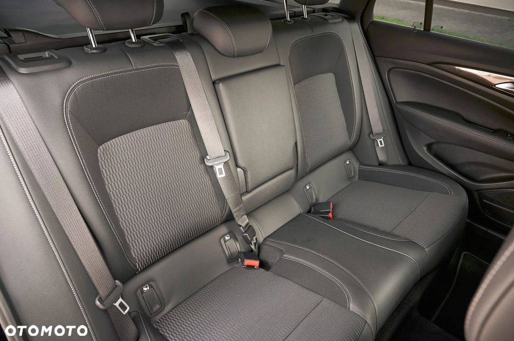 Opel Insignia 2.0 CDTI 4x4 Business Elegance S&S - 23