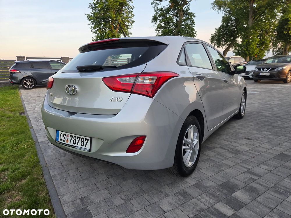 Hyundai i30 blue 1.6 CRDi Trend - 8