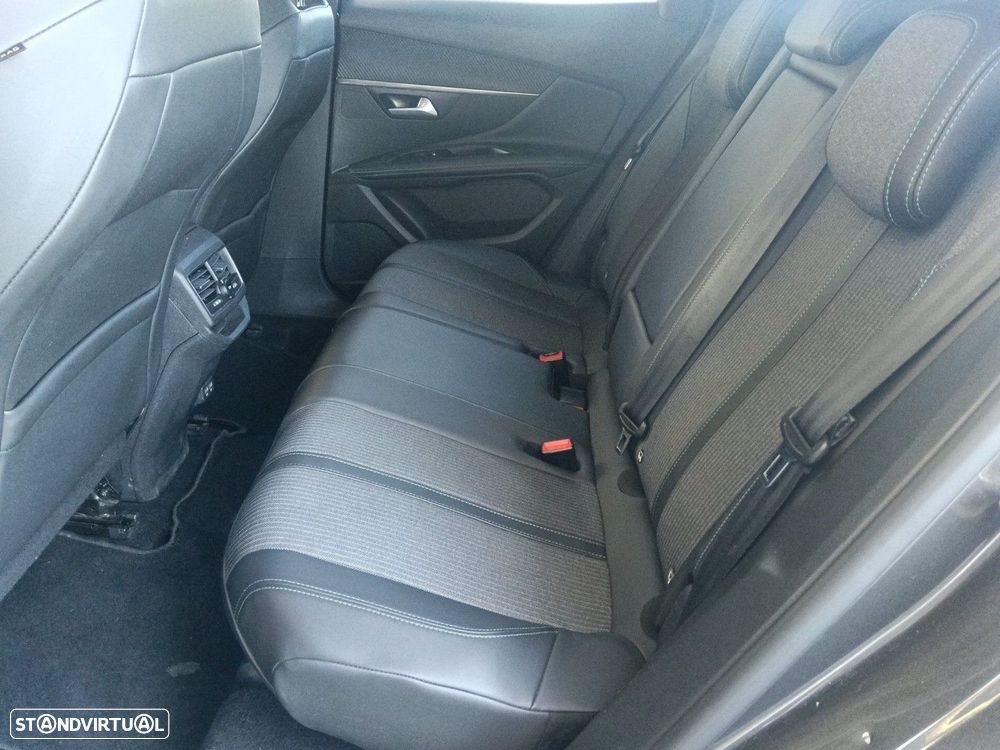 Peugeot 3008 1.5 BlueHDi Allure Pack EAT8 - 11
