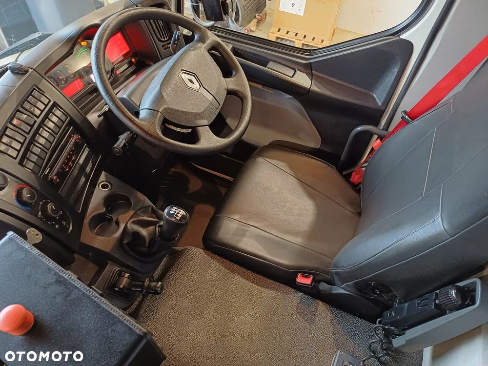 Renault D12 Zamiatarka Zoeller Faun Euro 6 PM10 Szczotki L/R Rok 2017 2 Silniki 2825 MTH - 27