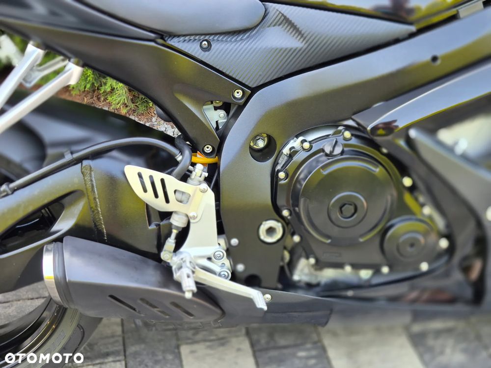 Suzuki GSX-R - 15