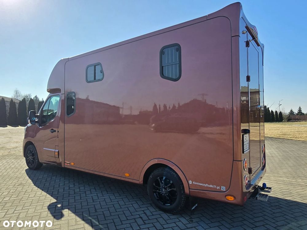 Renault Master Koniowóz - 12