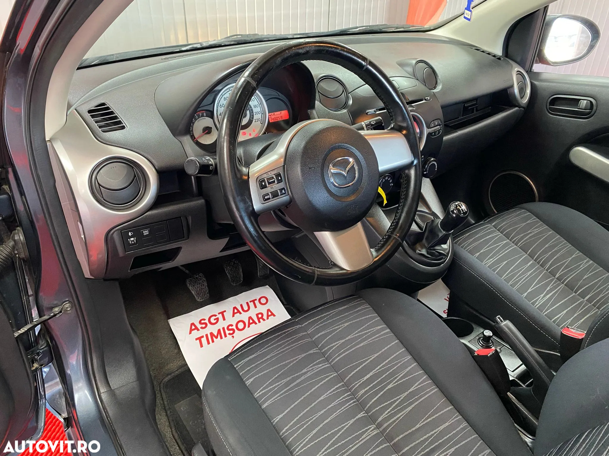 Mazda 2 - 9