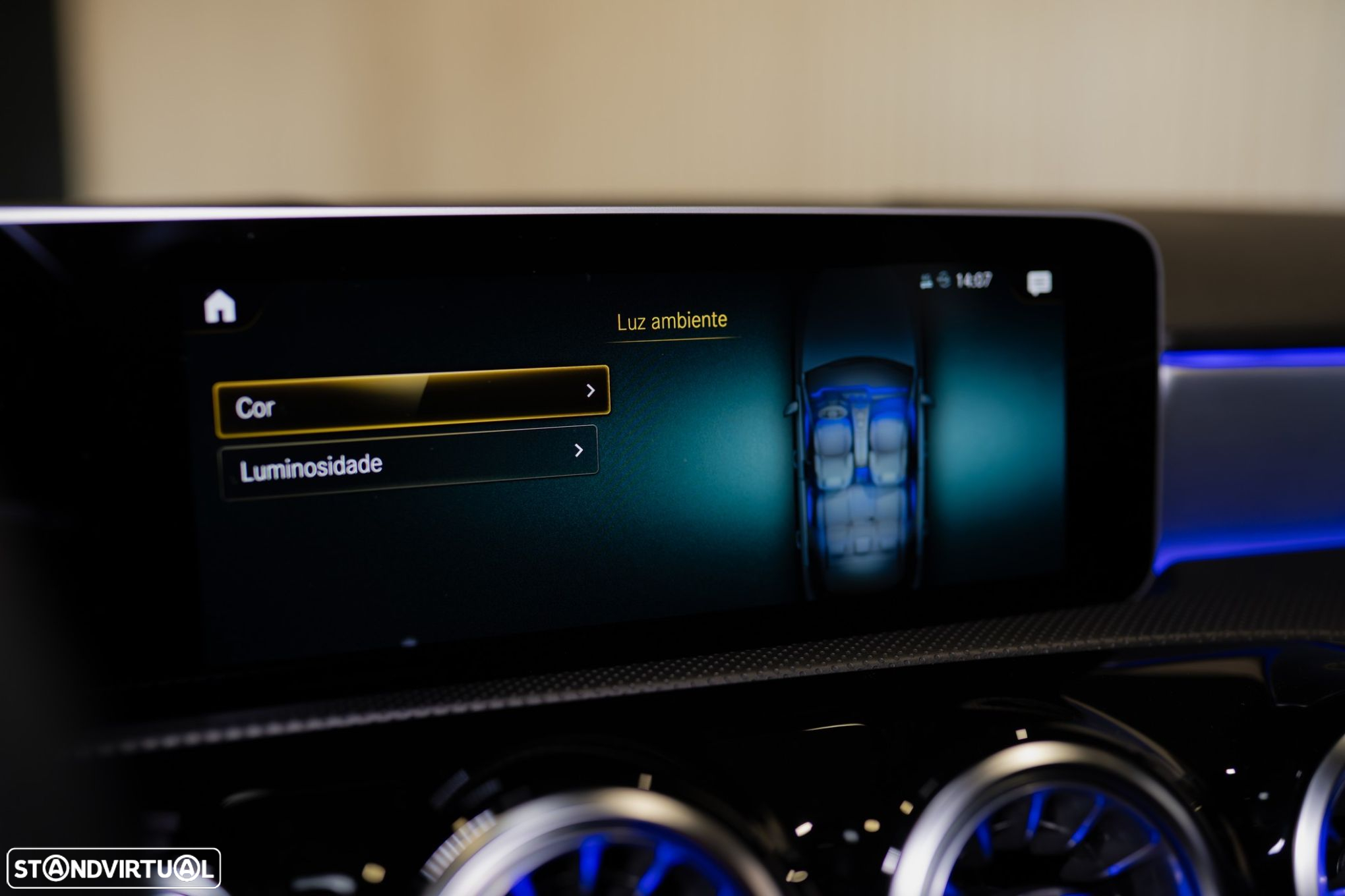 Mercedes-Benz A 180 d AMG Line - 42